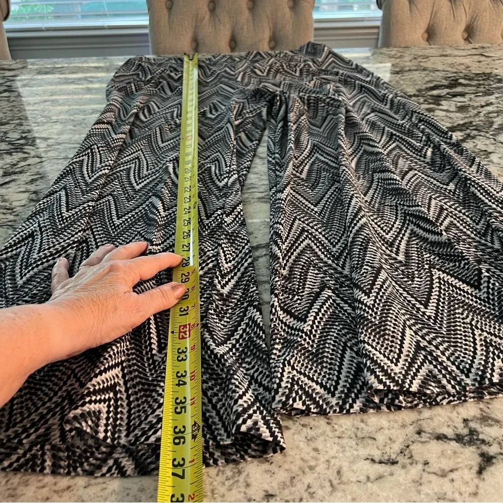 Black, White, Gray, Chevron Pattern Palazzo Pants, Stretch, Flowy, Full Length L